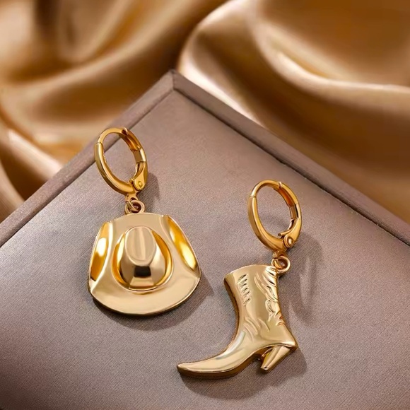 Jewelry - 🤠New gold dangle drop cowgirl earrings~ Western Cowboy hat & boots earrings